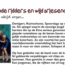 AANSTORMENDE RIDDERS EN WILD BRIESSENDE PAARDEN